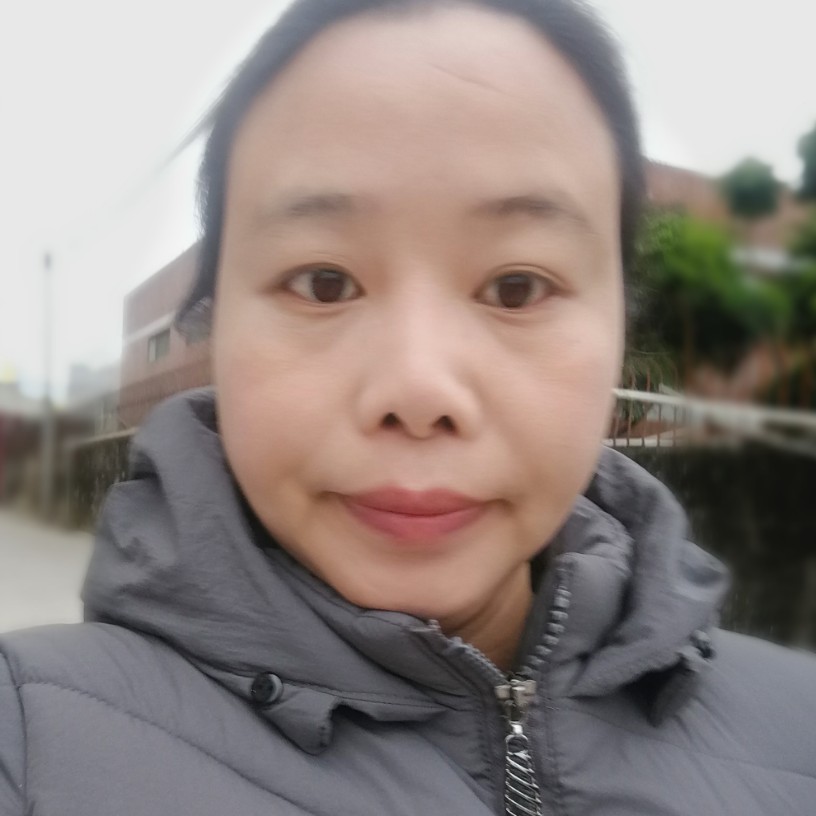 快乐的大姐的照片