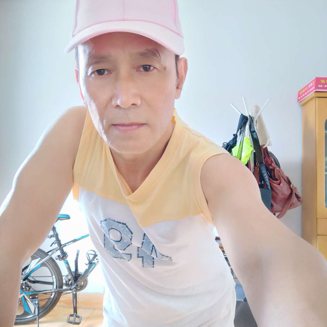 燃烧的野草的照片