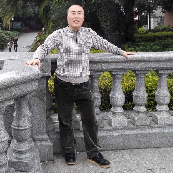 热情的大叔的照片