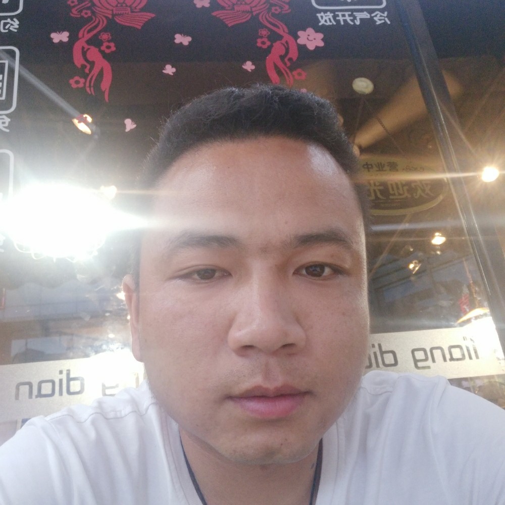 坚强的我不一定坚的照片