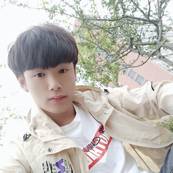 ༺顾༒晨༻的照片