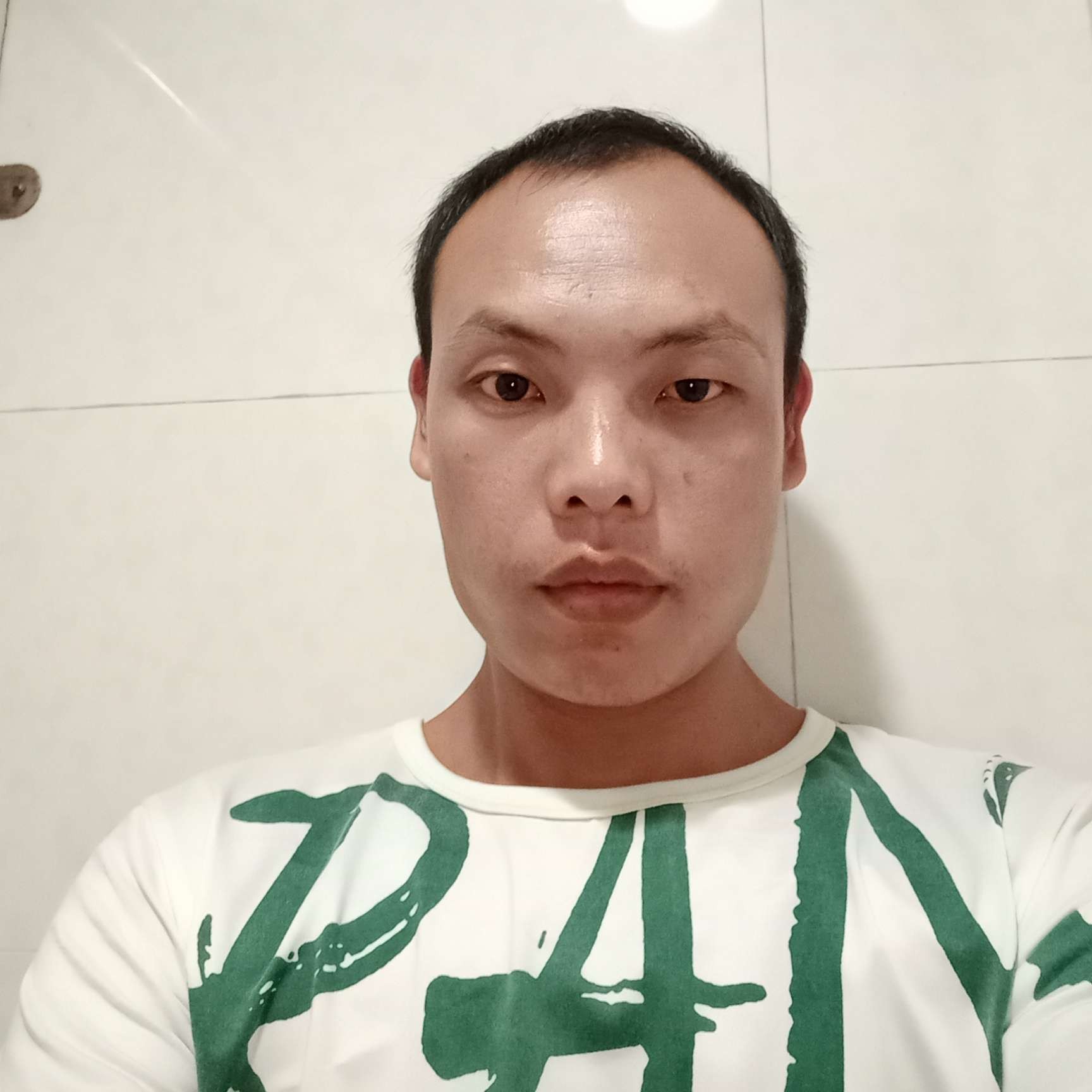 洛尘回眸陌上的照片