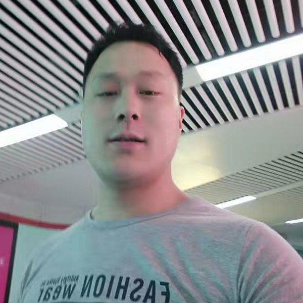 迷茫苦恋高山的照片