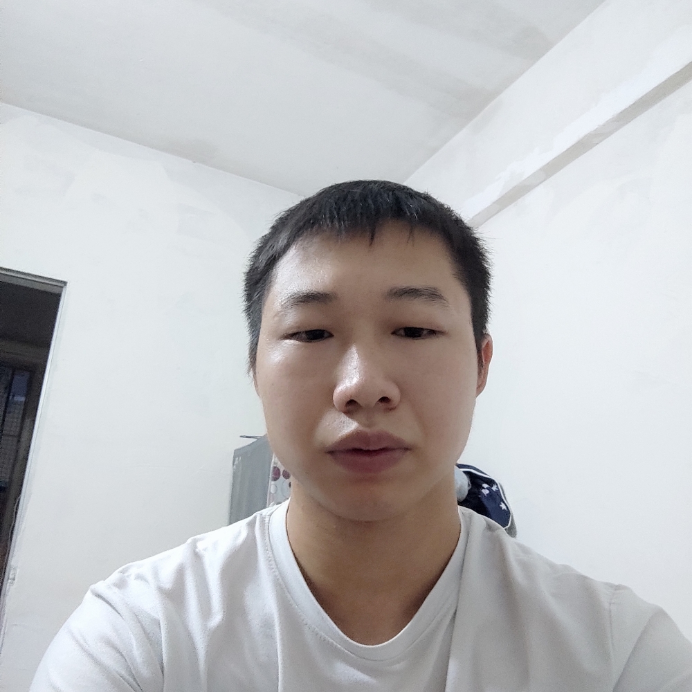 灼热方白云的照片