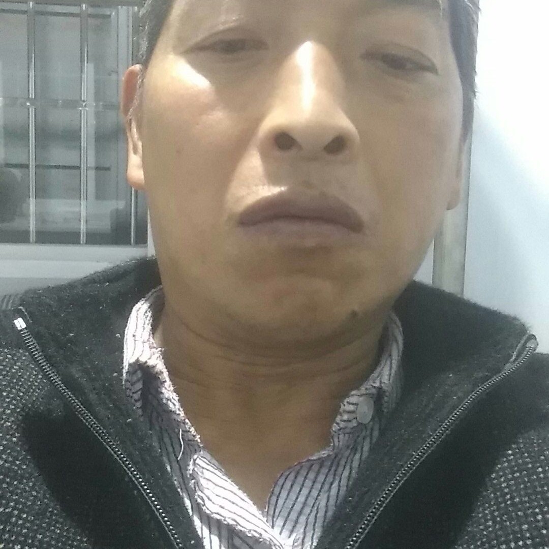务实有飞机的照片
