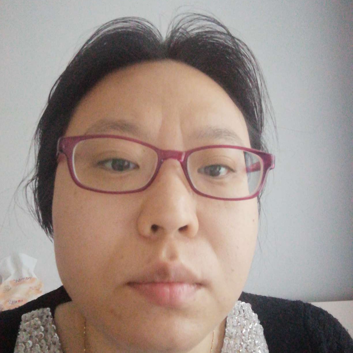 稳重闻小松鼠的照片