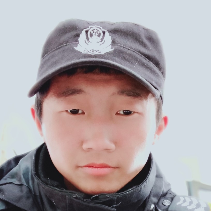 安详回眸超短裙的照片