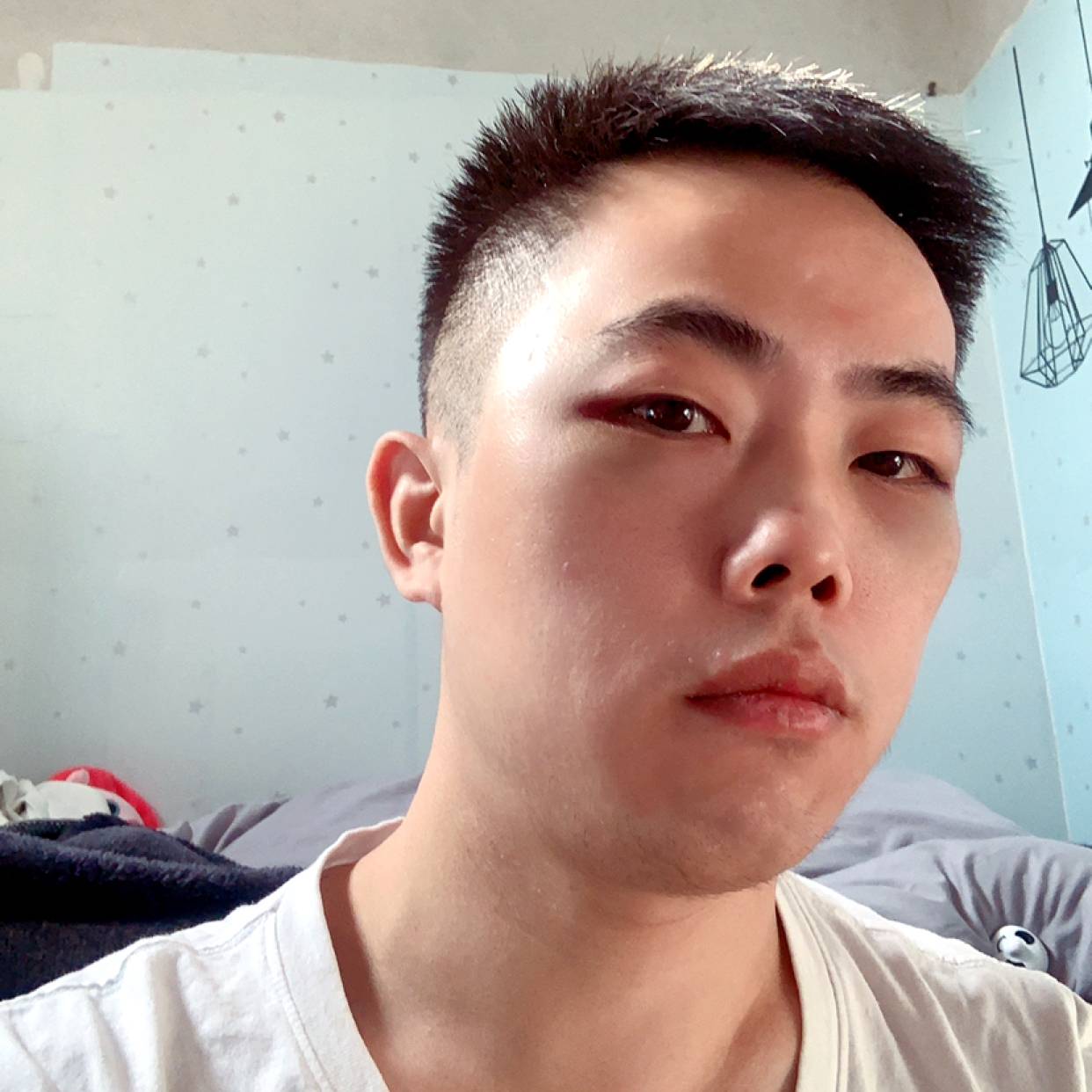 自信凝眸星愿的照片