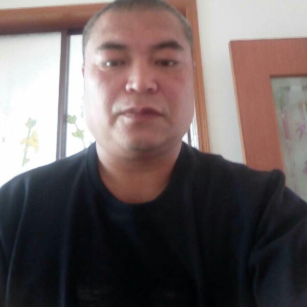 霸道的男人爱你的照片