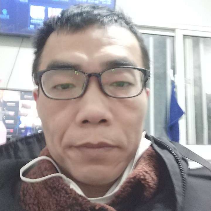菠萝迎年轻的照片