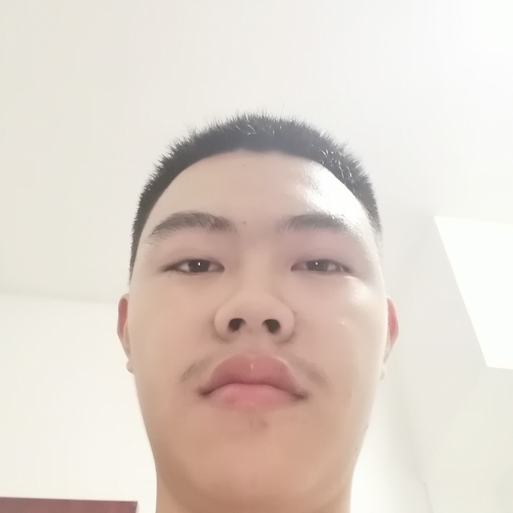 机智深拥夏露的照片