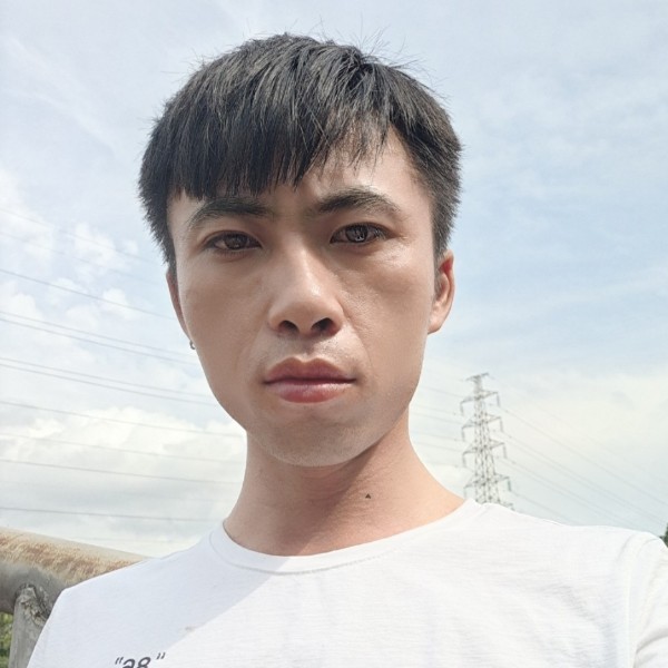 西装方初夏的照片