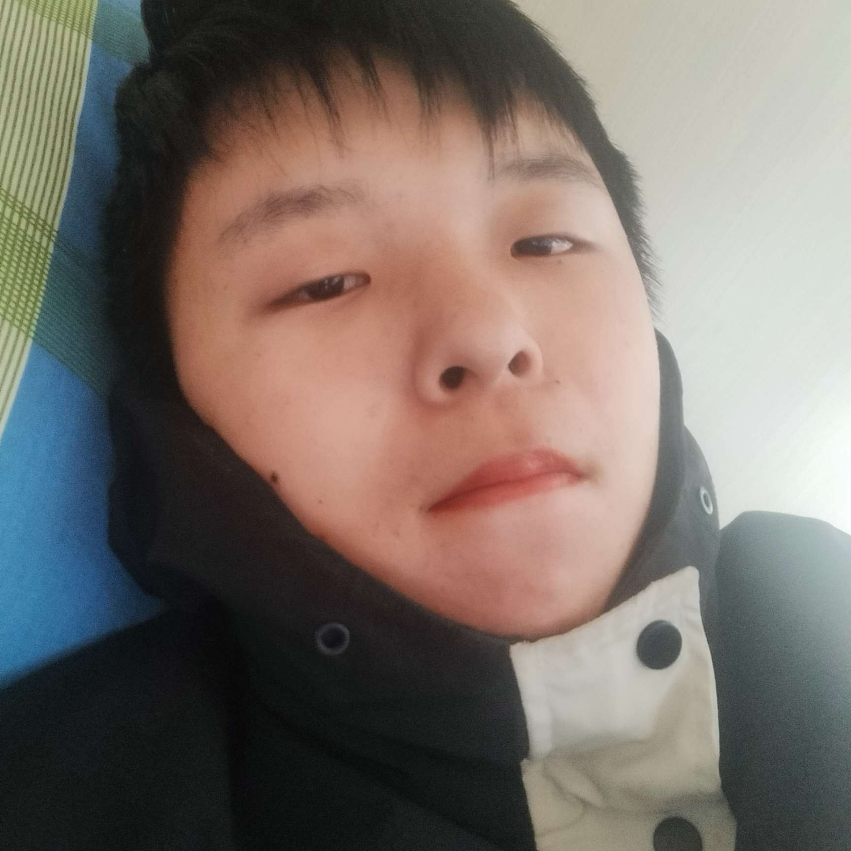 深渊处的光照片