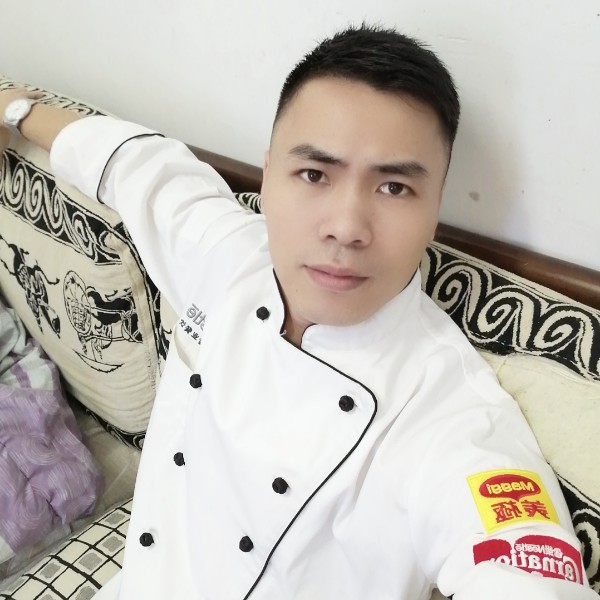 黄贵俯的照片