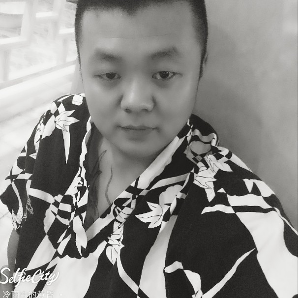 冷雨中的黄昏的照片