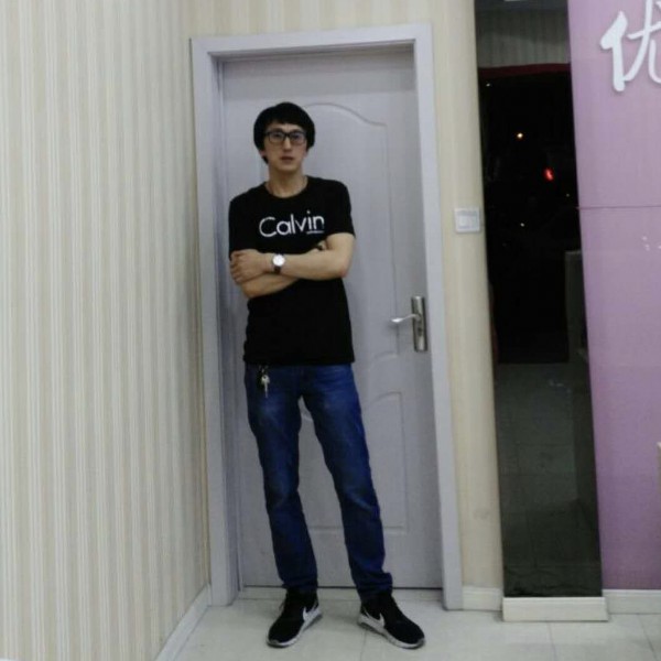 逆光遇见你的照片