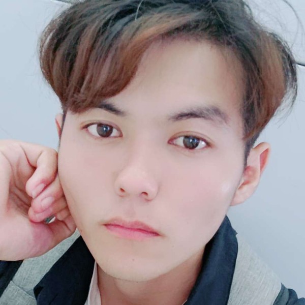 简单的奕墨的照片