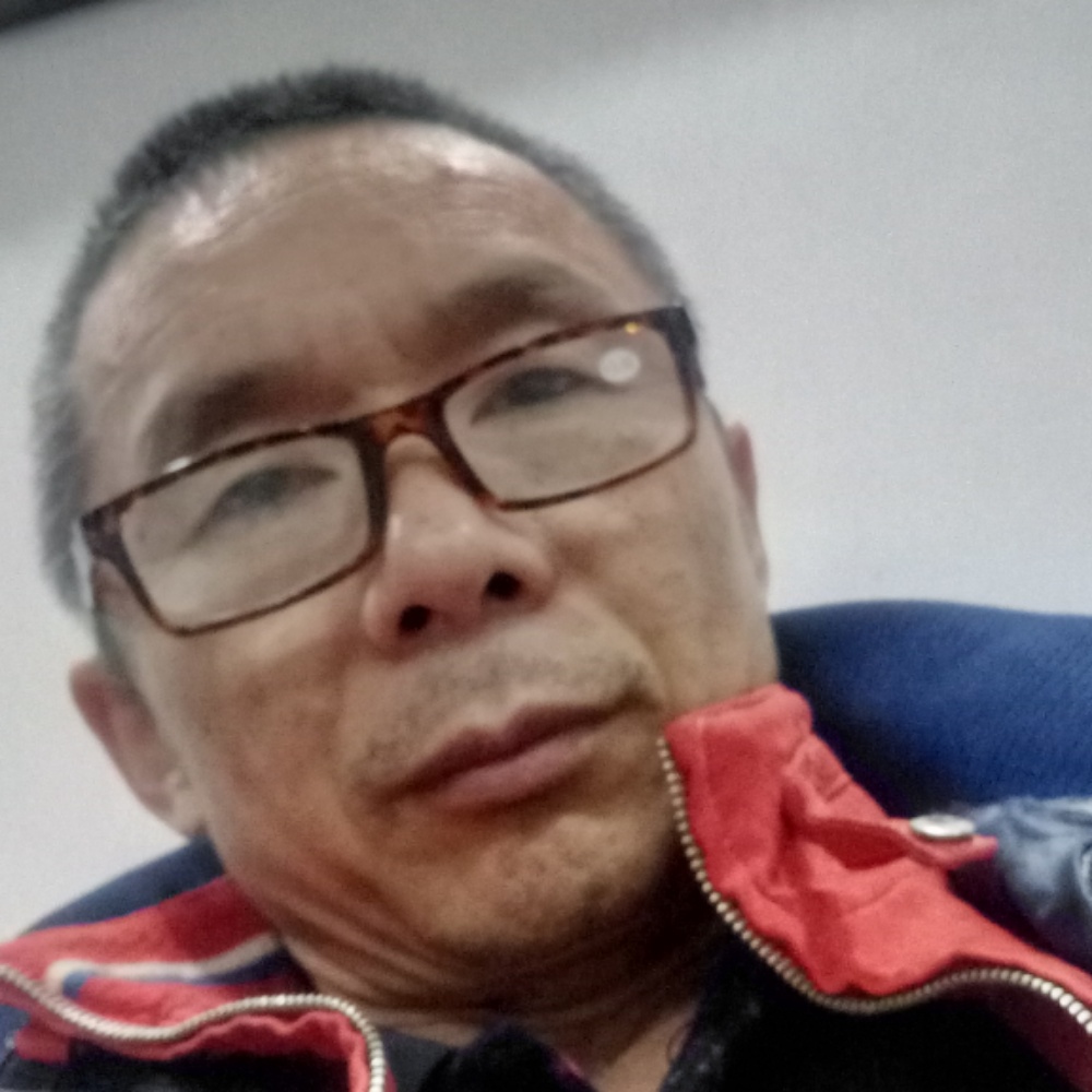 伶俐闻世界的照片