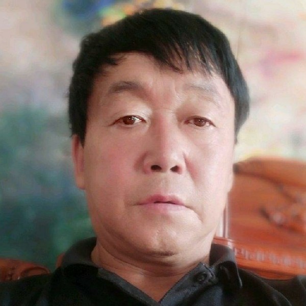 想人陪向帅哥的照片