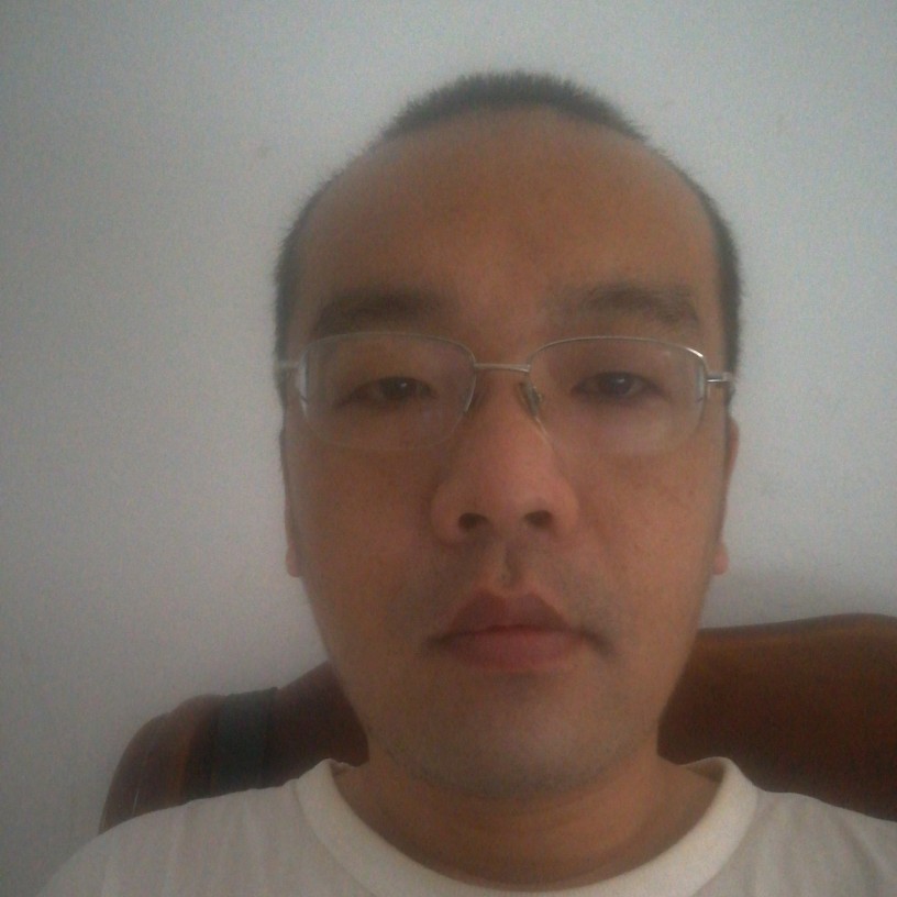 淡然漫步大白的照片