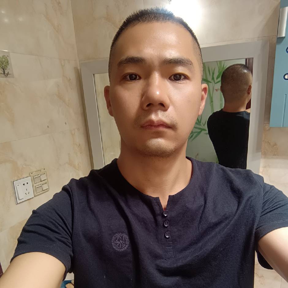 光明学者的照片