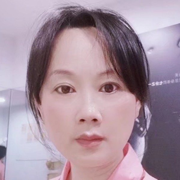 玲珑看月的照片
