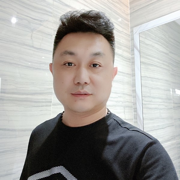晨阳升起的照片