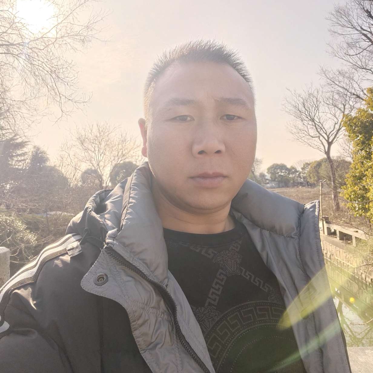 墨镜还落寞的照片