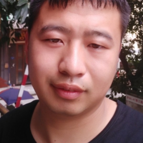 董少爷的照片