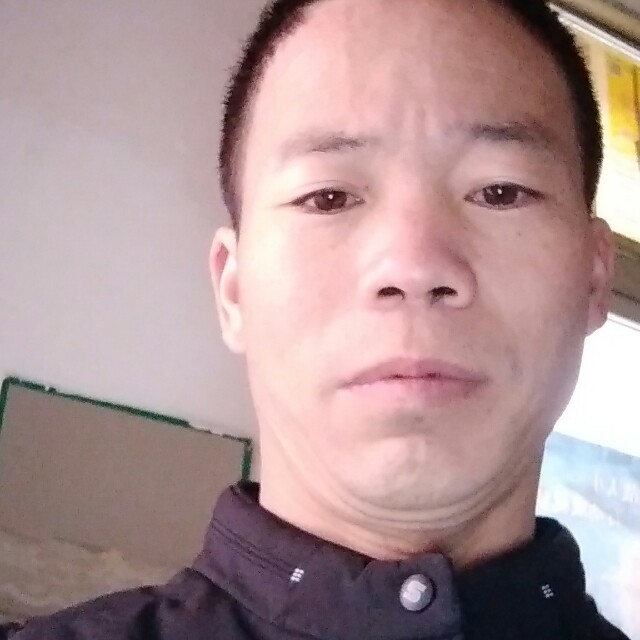 黑裤請忐忑的照片