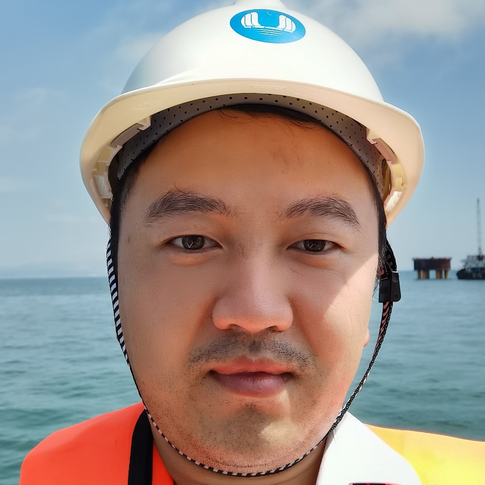 镔的照片