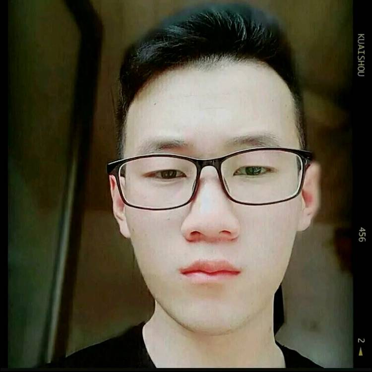 端庄和发带的照片
