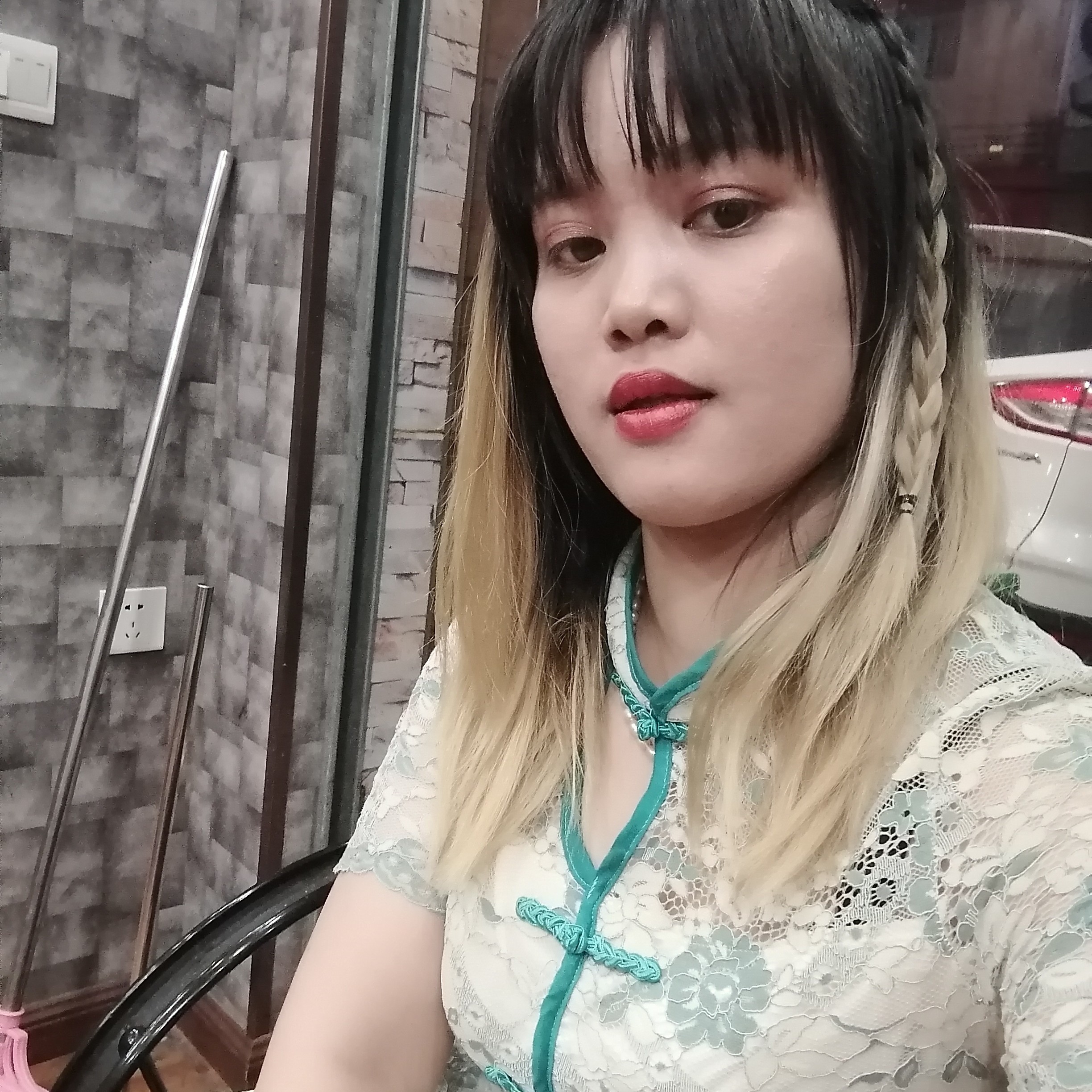 兮颜放弃拉长的照片