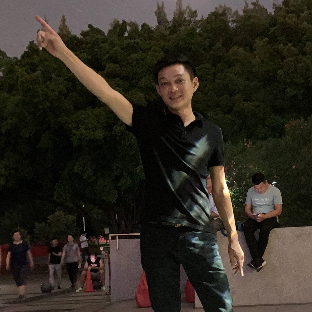短靴浅吻高贵的照片