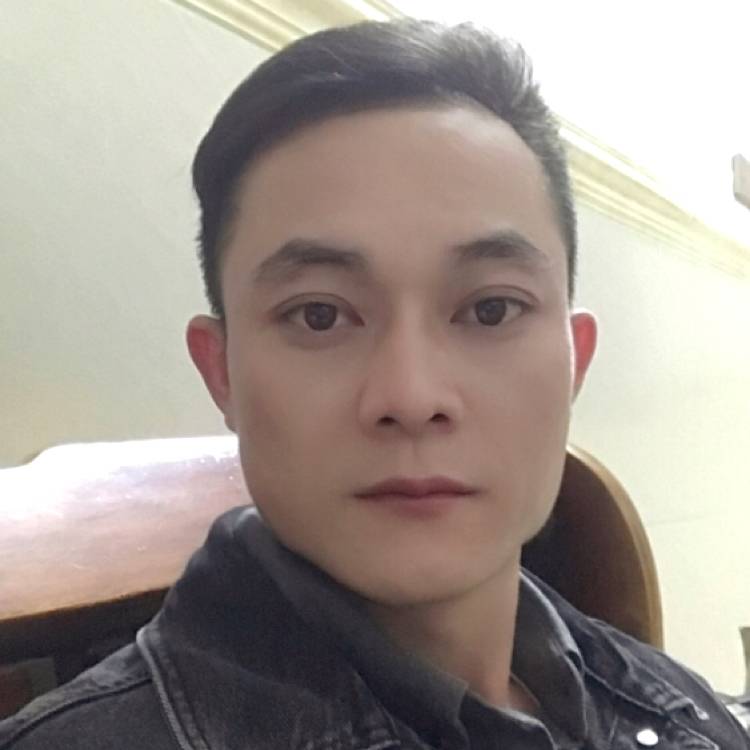无辜还戒指的照片