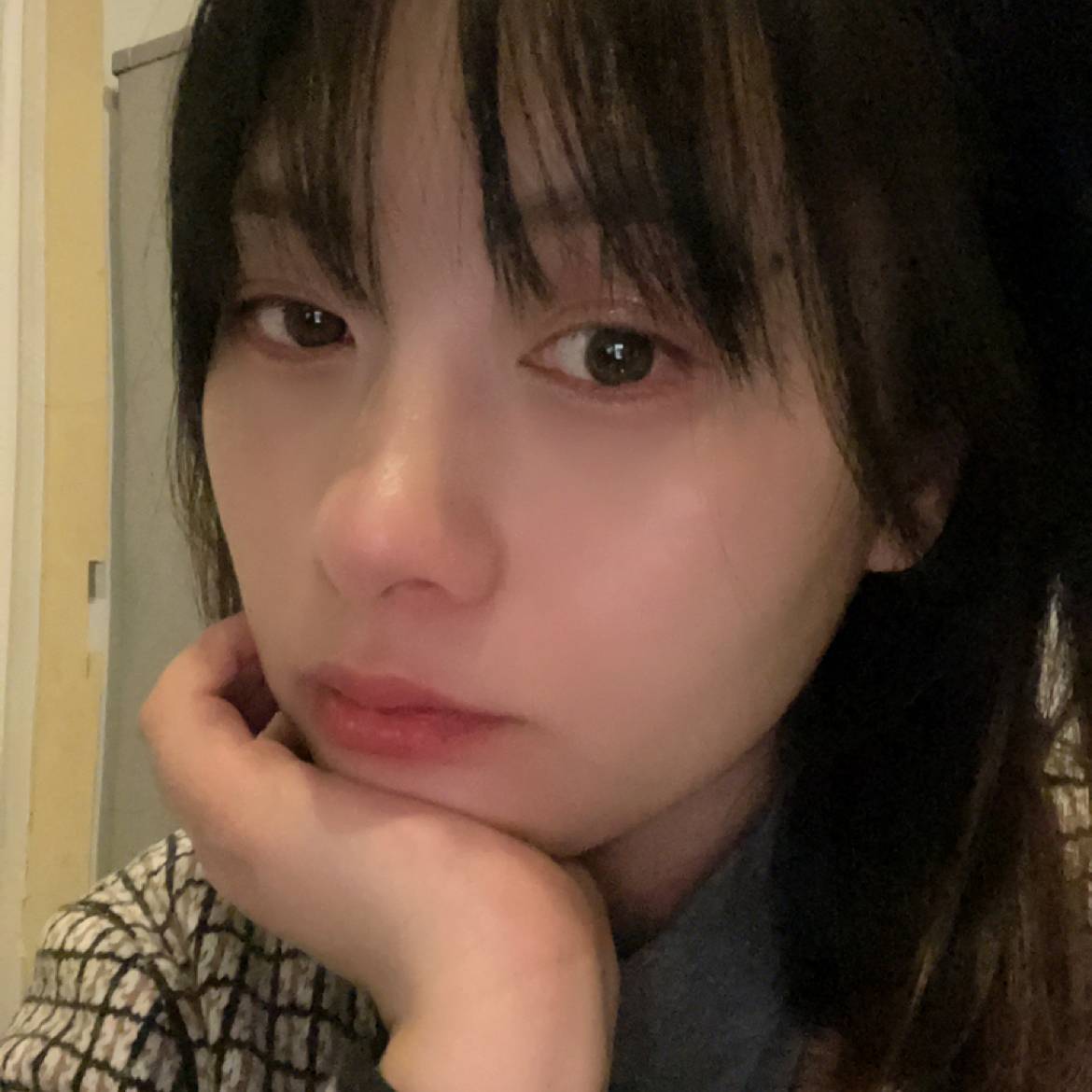 小兔子回眸留胡子的照片