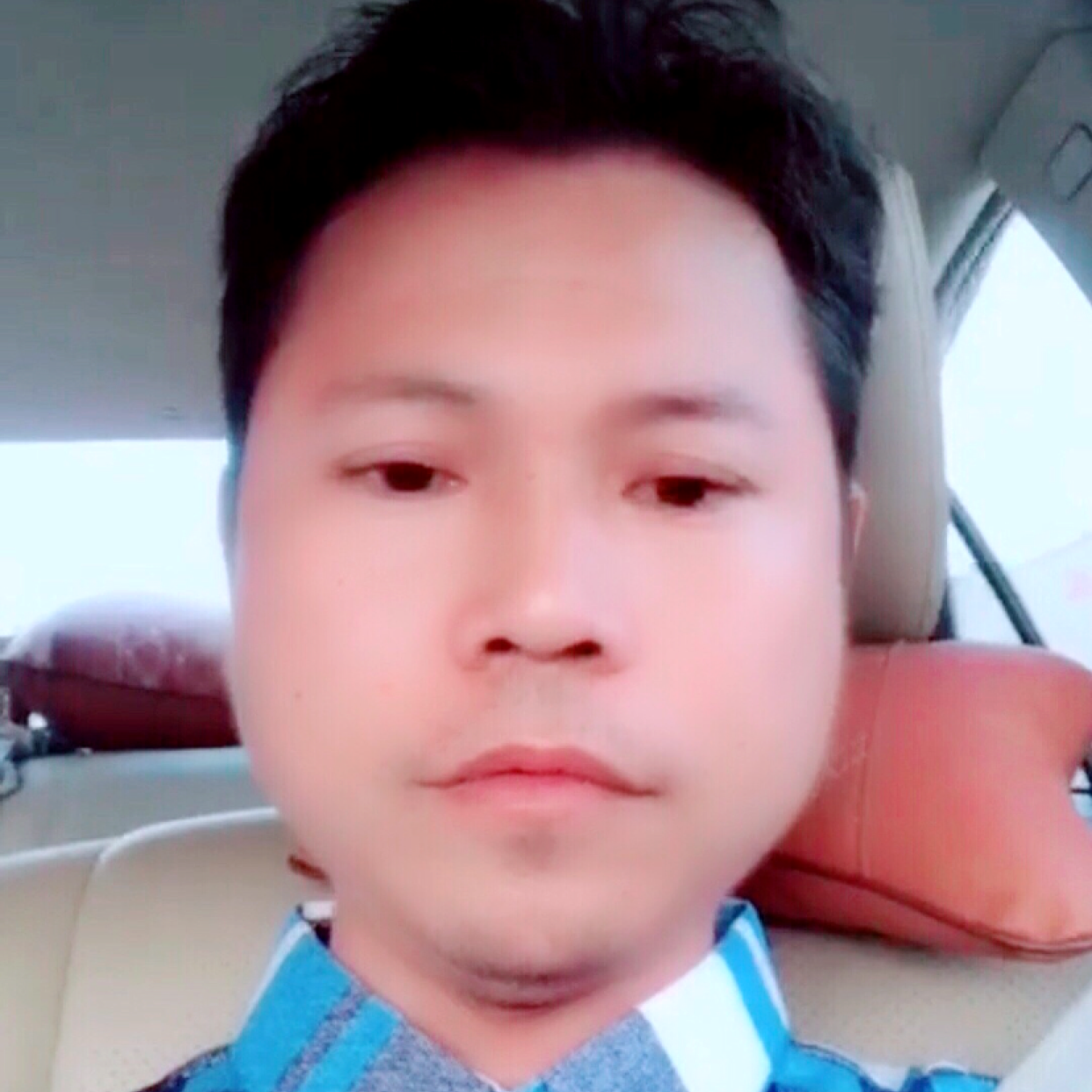 明理浅吻凉面的照片