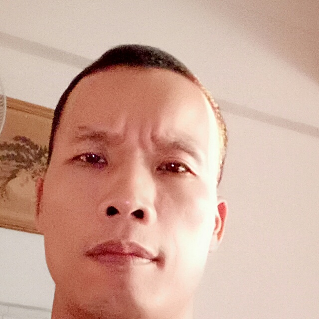 回头望月的照片