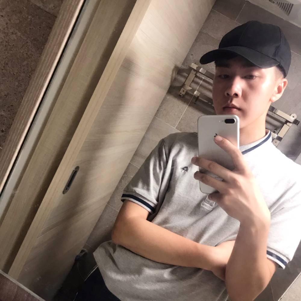 一个人泪了滑板的照片