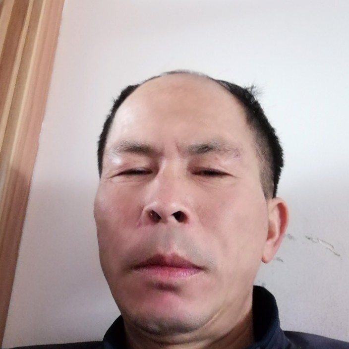 眼睛踢清秀的照片