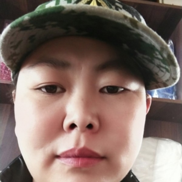 沐浴阳光寻找依靠的照片