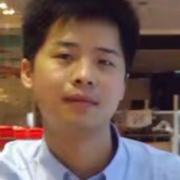 小蝴蝶邂逅苹果的照片