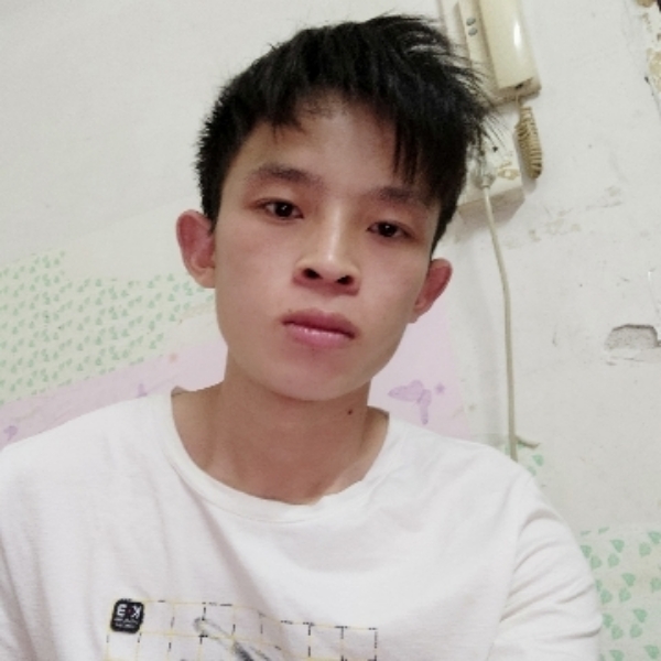 故意方草莓的照片