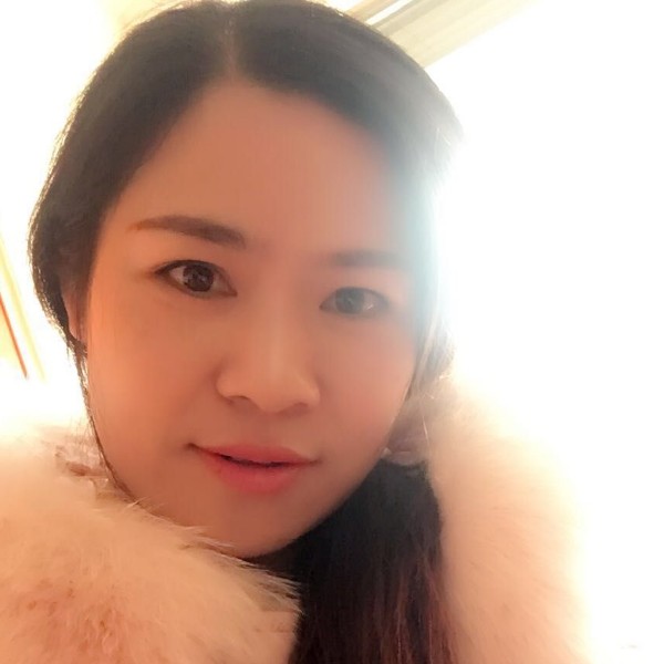 嫣然一笑。的照片