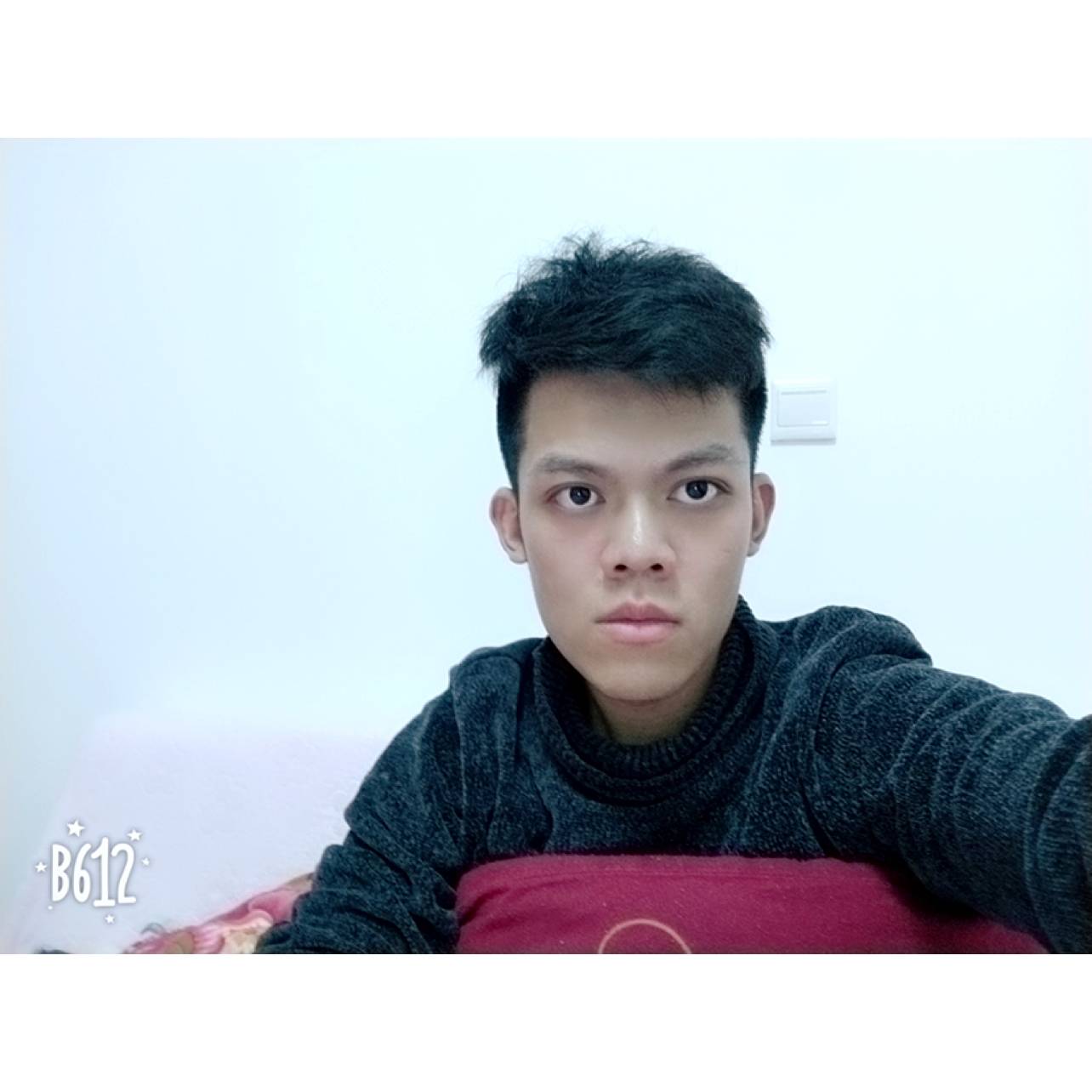 石头笑華麗的照片