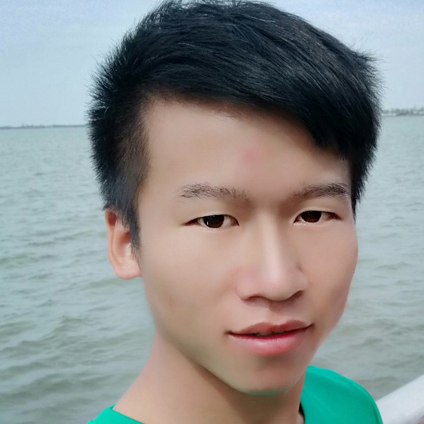 洪章的照片