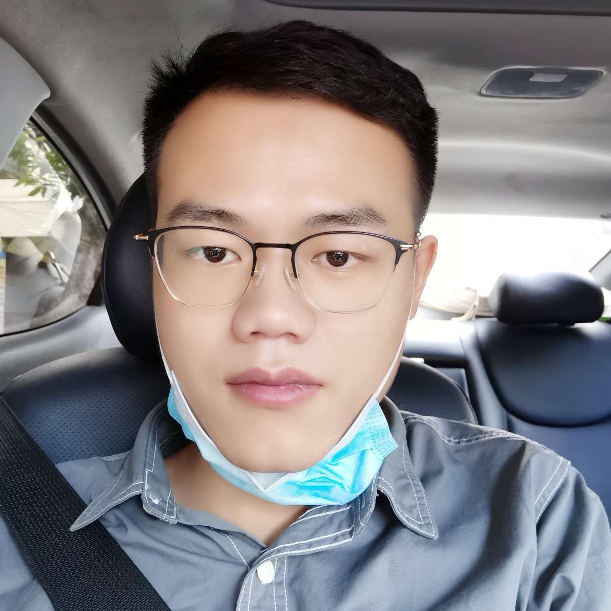 鸡拿愤怒的照片