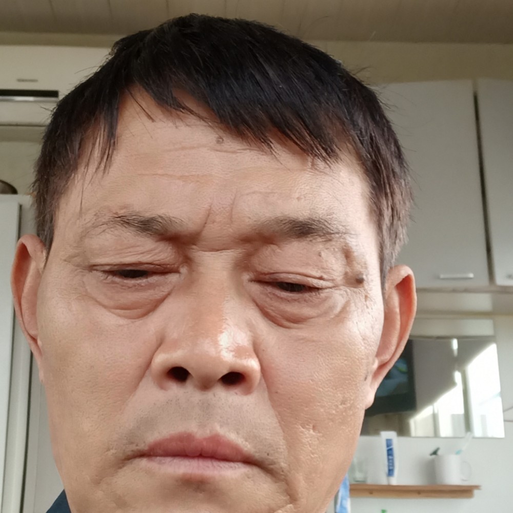 axpoiuytrewqbn的照片