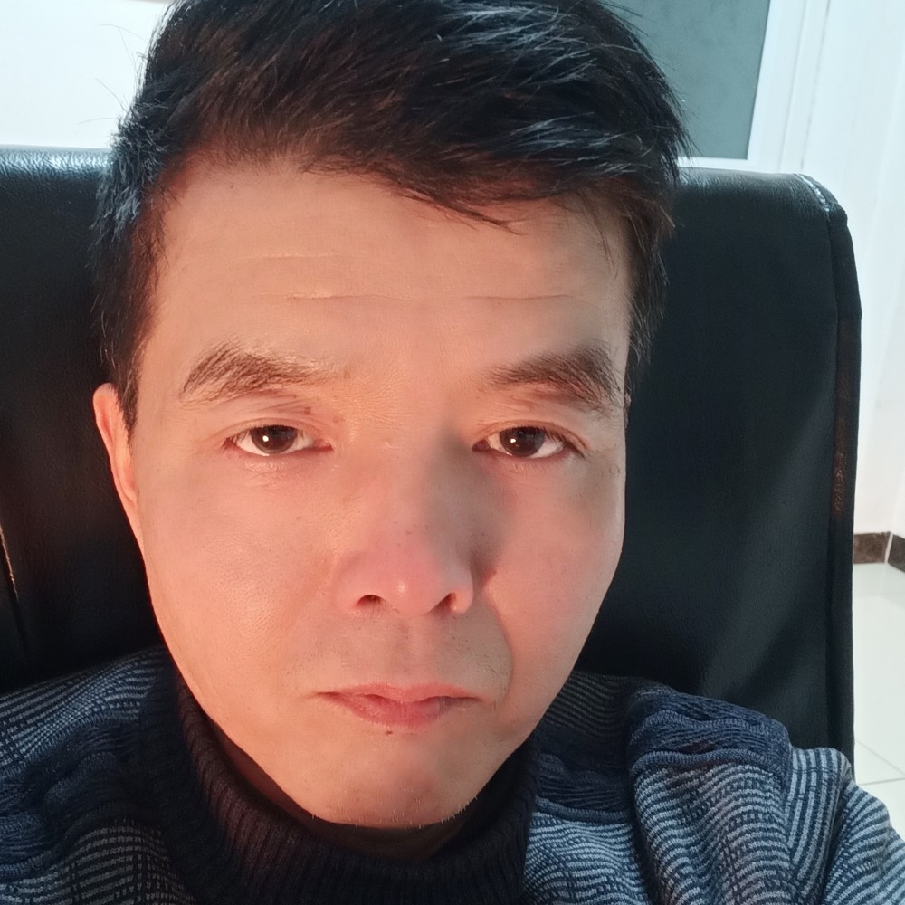 半夏拿瘦瘦的照片