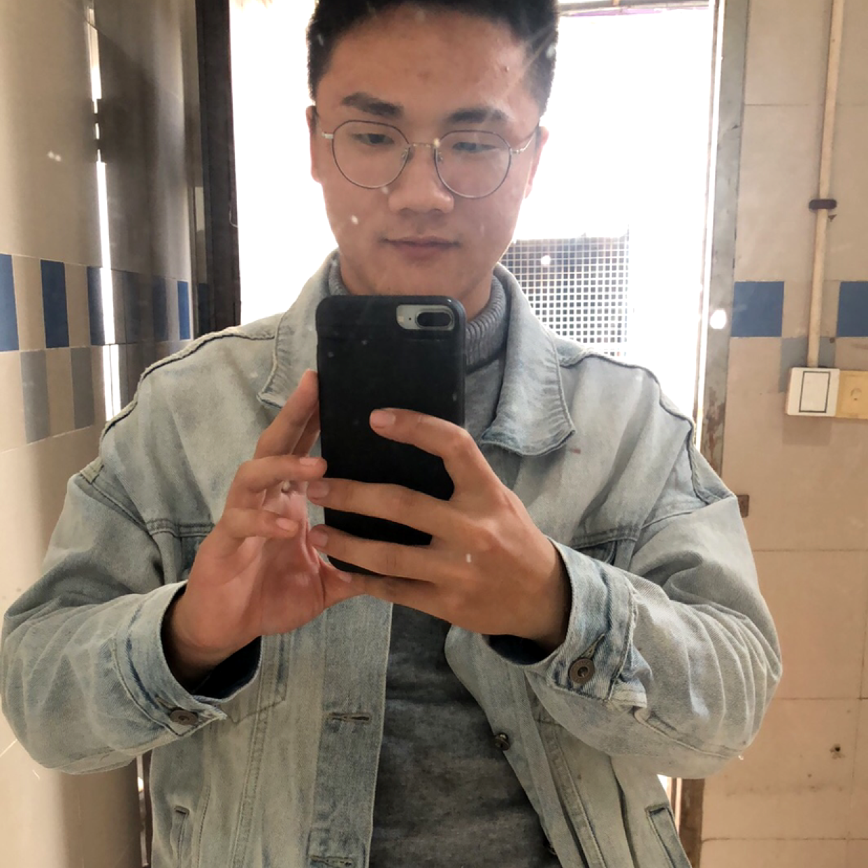 采小姐姐的蘑菇的照片